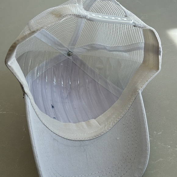 Fun logo hat! “Less scroll more Soul” - Picture 4 of 5